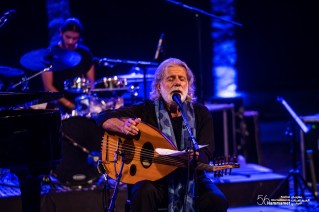 « Mahmoud, Marcel et Moi » de Marcel Khalifé et Bachar Mar-Khalifé (Liban) sur la scène du Festival International de Hammamet.