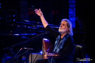 « Mahmoud, Marcel et Moi » de Marcel Khalifé et Bachar Mar-Khalifé (Liban) sur la scène du Festival International de Hammamet.