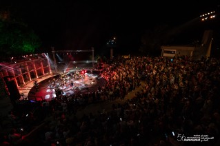 Le spectacle de Wael Jassar sur la scène du Festival International de Hammamet.