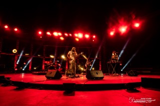 Le spectacle de Kel Assouf sur la scène du Festival International de Hammamet.